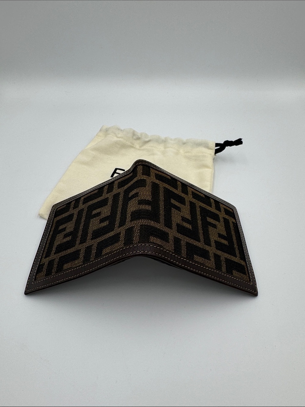 Fendi Men’s Zucca Logo Wallet w/ Dust Bag - Picture 4 of 10